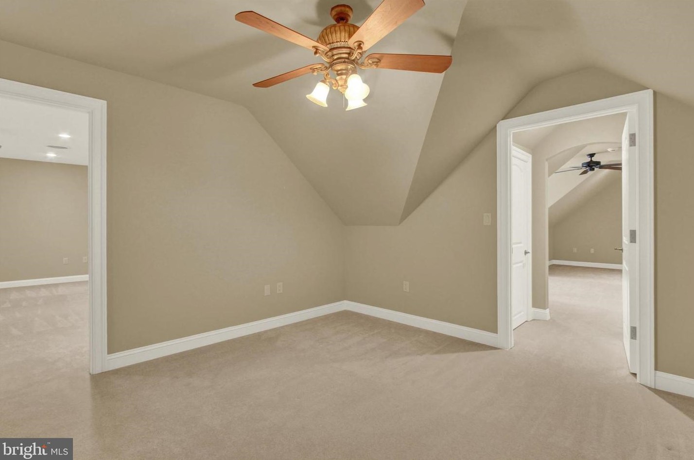 280 Thornhill Dr, Hanover PA  17331-7973 exterior