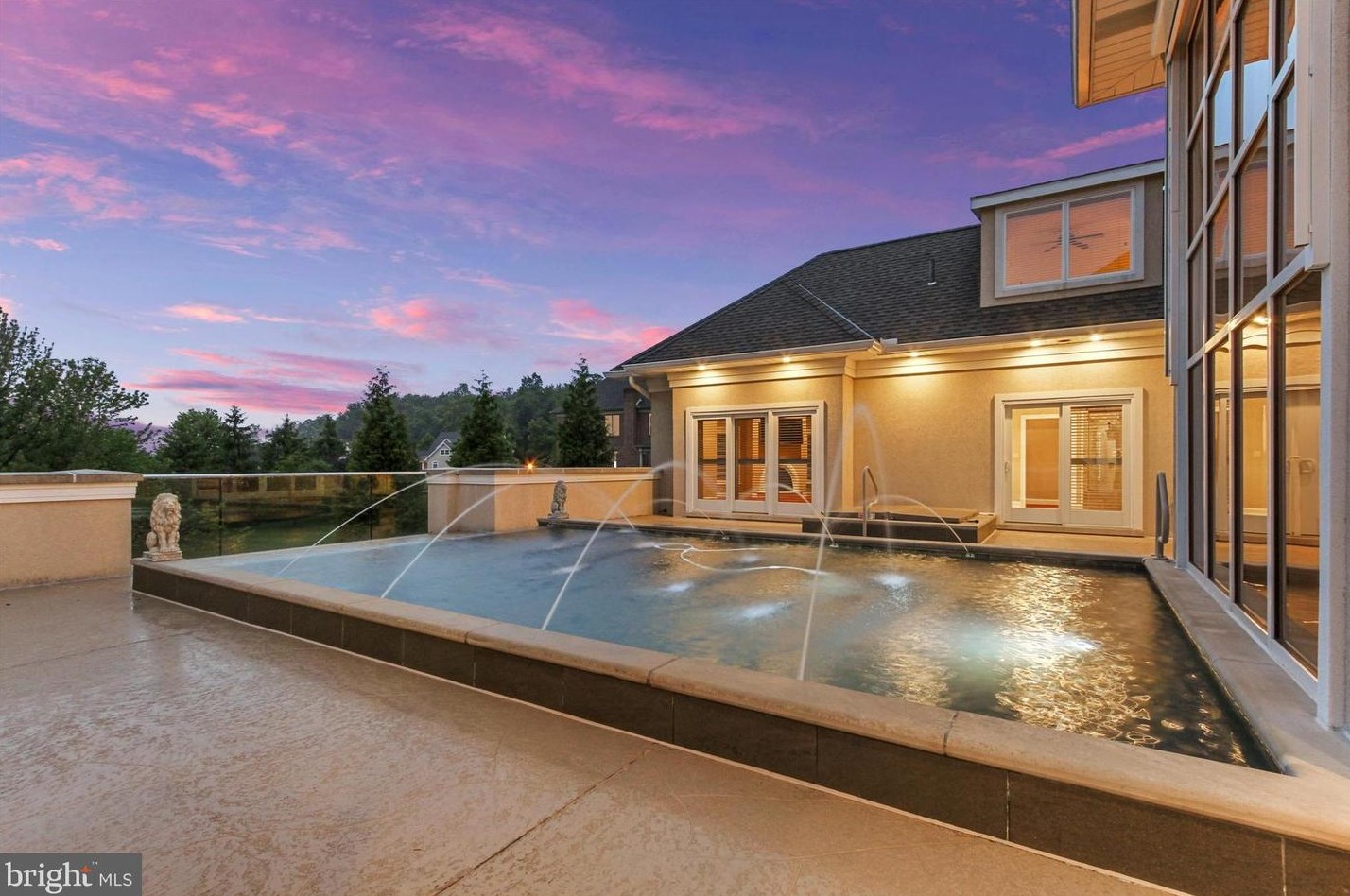 280 Thornhill Dr, Hanover PA  17331-7973 exterior