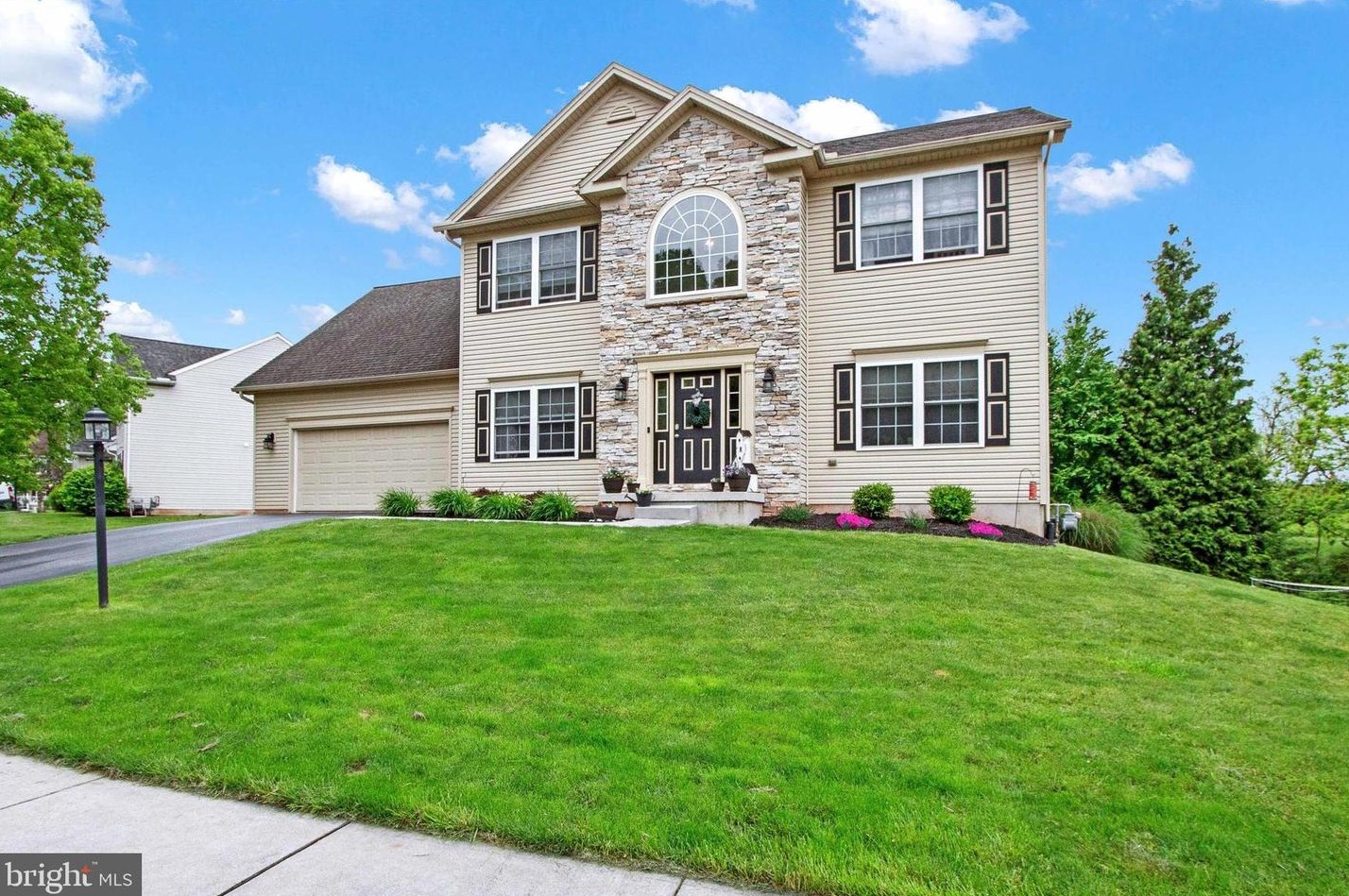 2245 Trotter Ridge Ct, York, PA 17408-4217