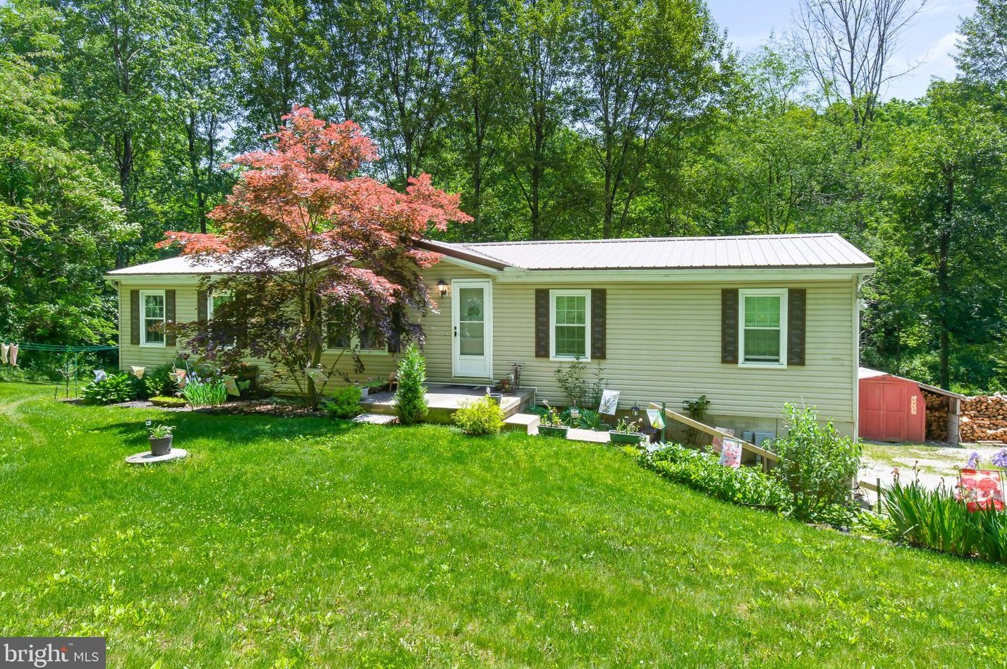 7 Rocky Rd, Red Lion, PA 17356-8868