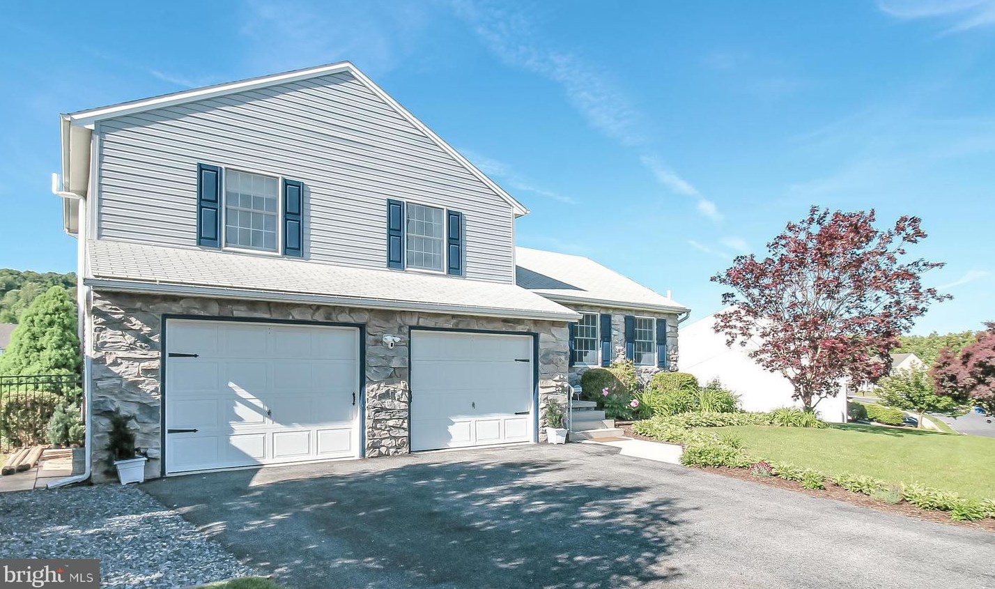 575 Yates Ford Rd, Etters, PA 17319