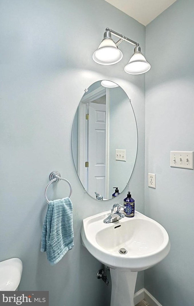 285 Thomas Armor Dr, Bittersville PA  17366-9000 exterior