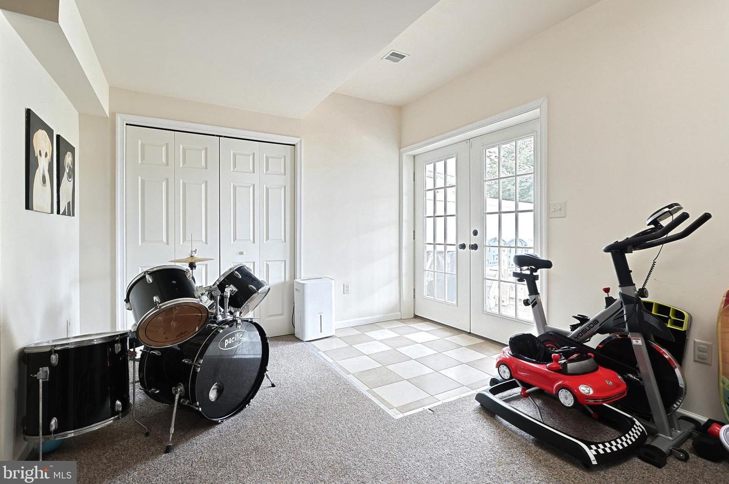 285 Thomas Armor Dr, Bittersville PA  17366-9000 exterior