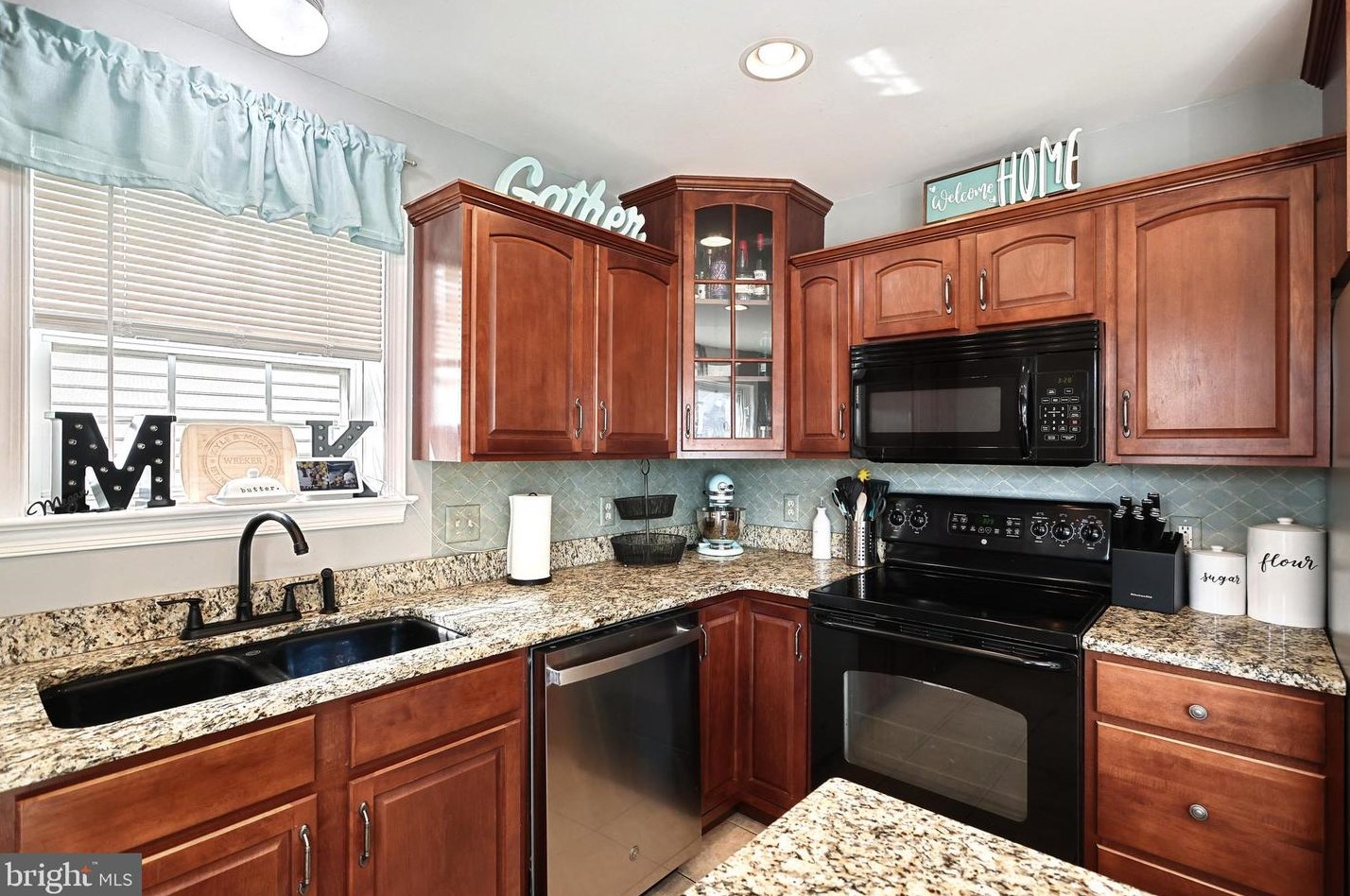 285 Thomas Armor Dr, Bittersville PA  17366-9000 exterior