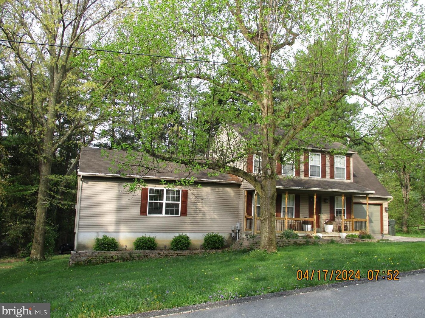 880 Marvell Dr, York, PA 17402-4423