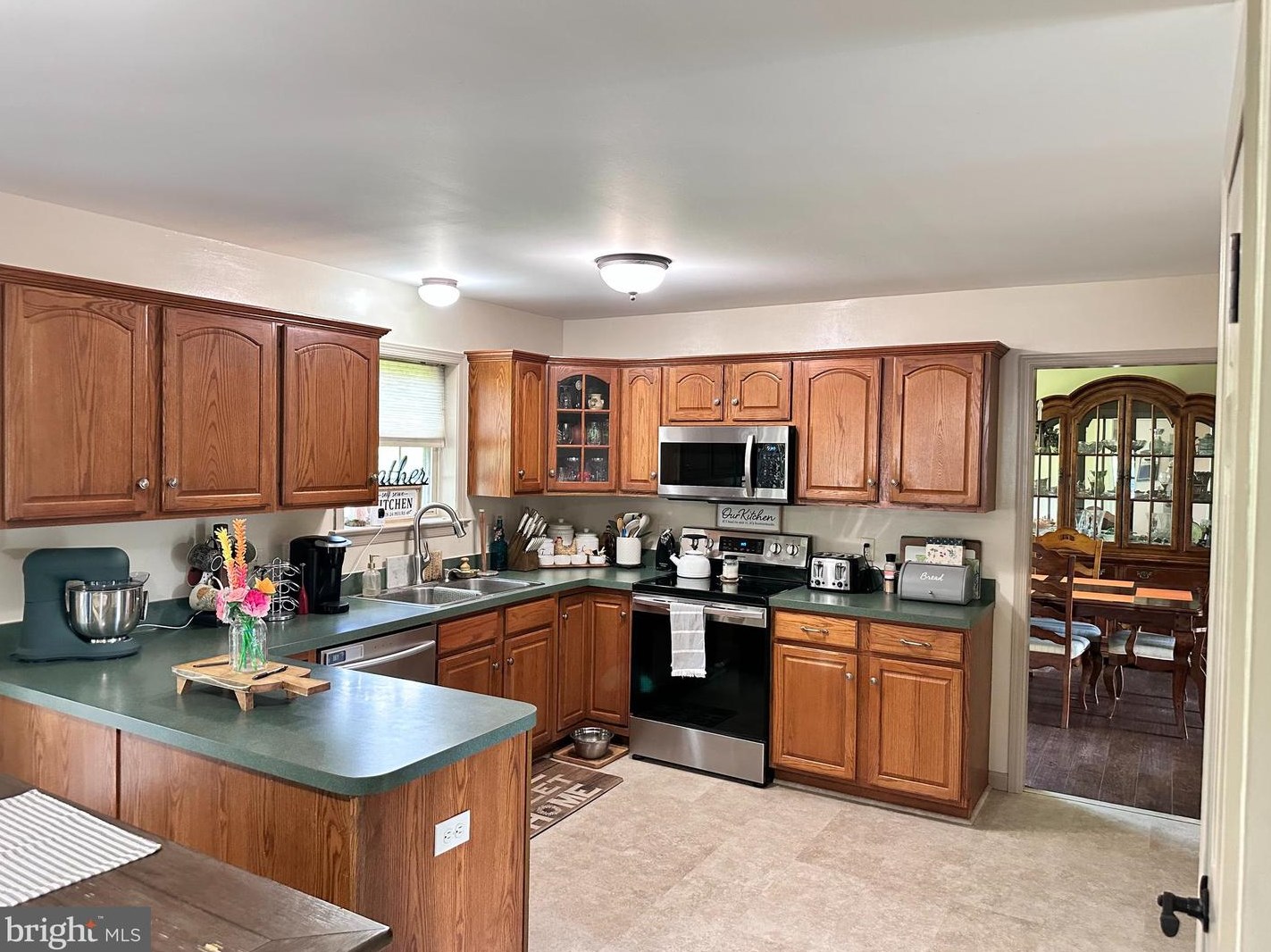 739 Monarch Dr, York, PA 17403-9006