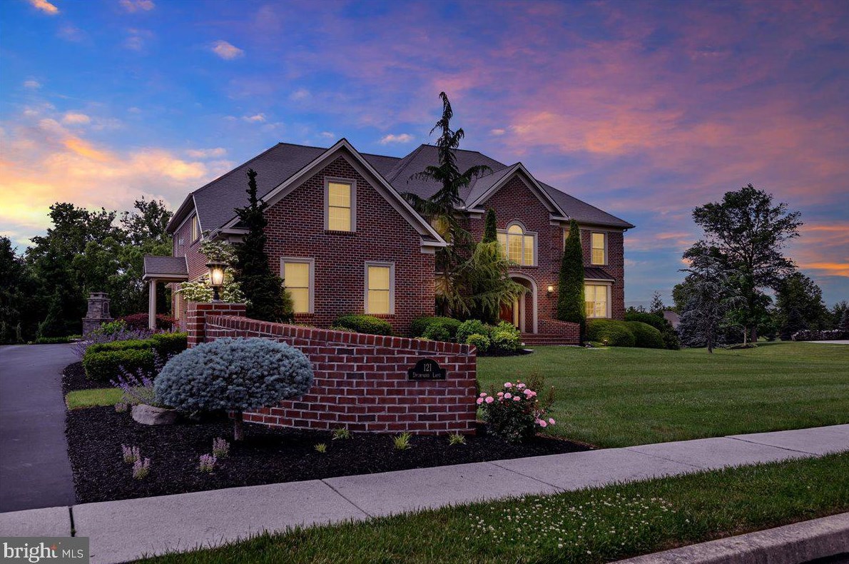 121 Drummond Ln, Hanover, PA 17331