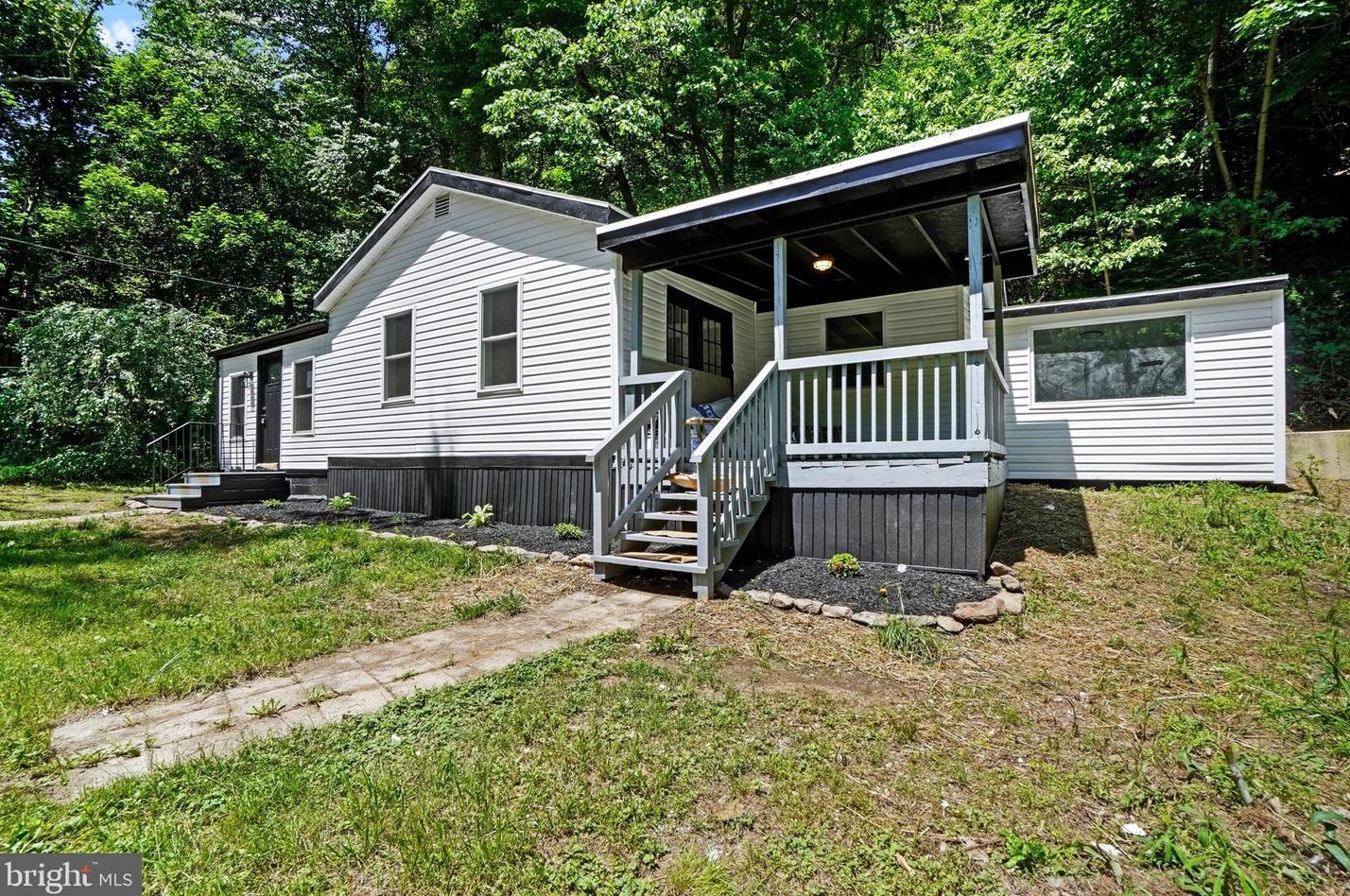 1323 Bridgeton Rd, Fawn Grove, PA 17321