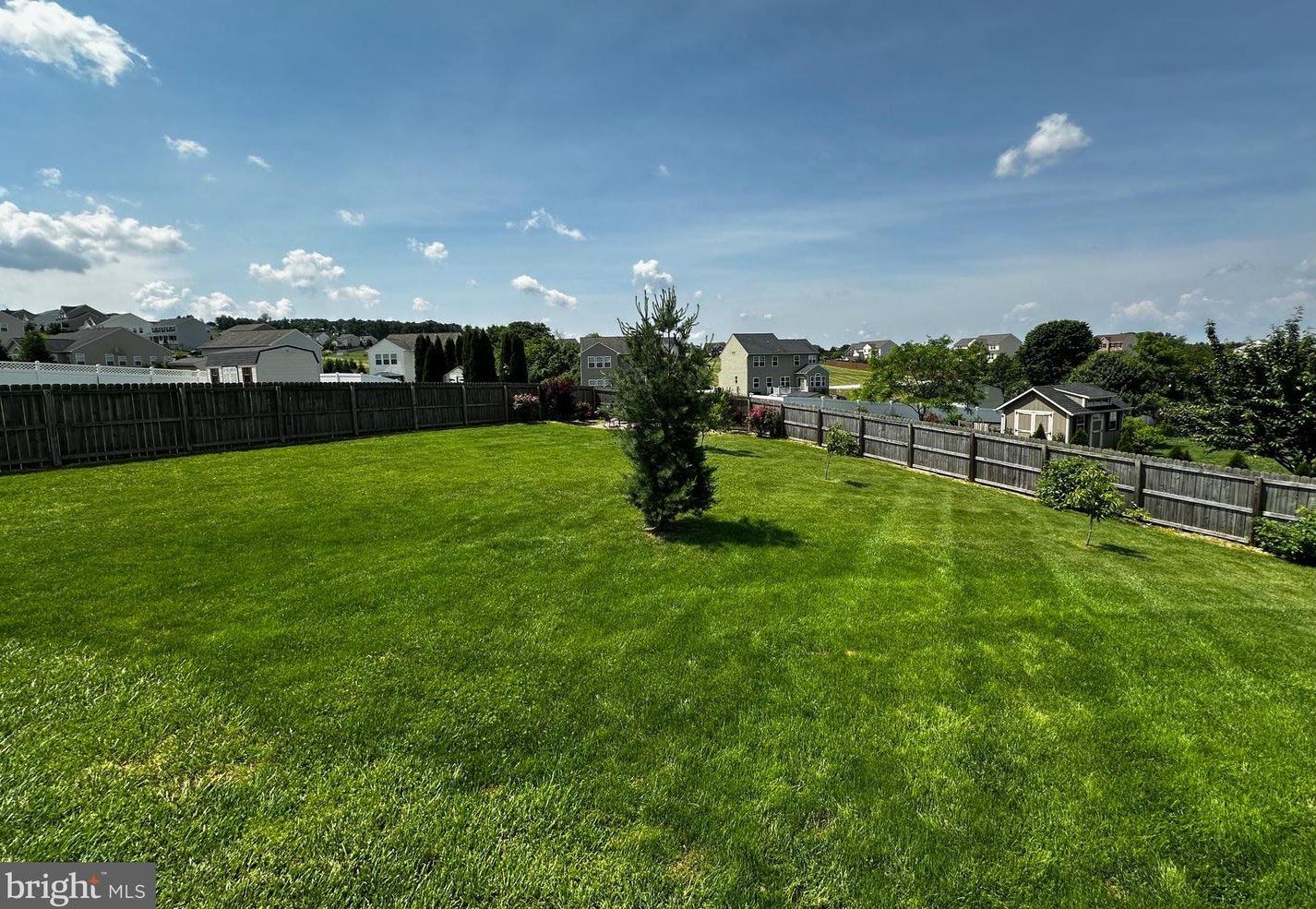 2251 Water Garden Dr, Hanover PA 17331-8323 exterior