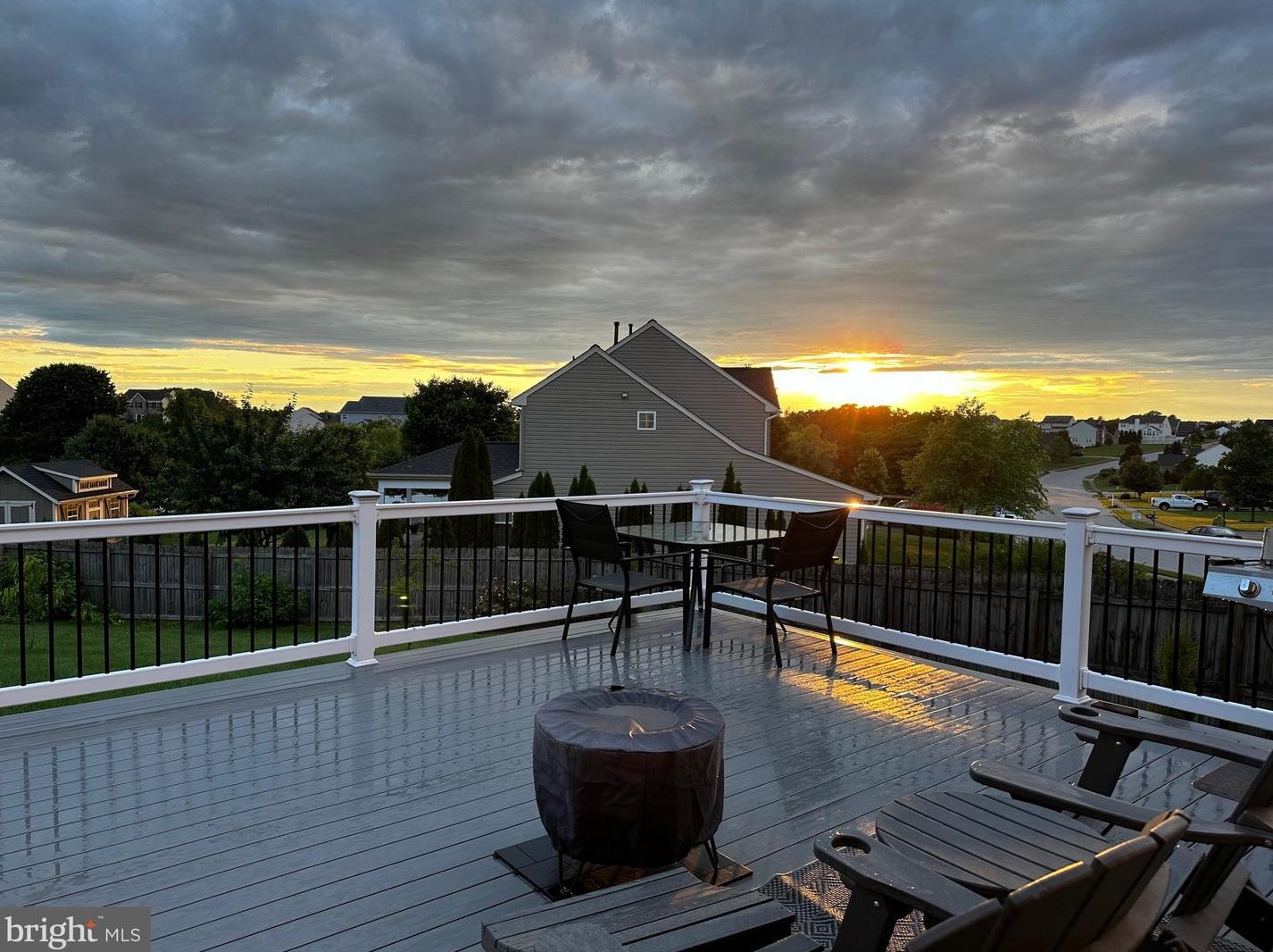 2251 Water Garden Dr, Hanover PA 17331-8323 exterior