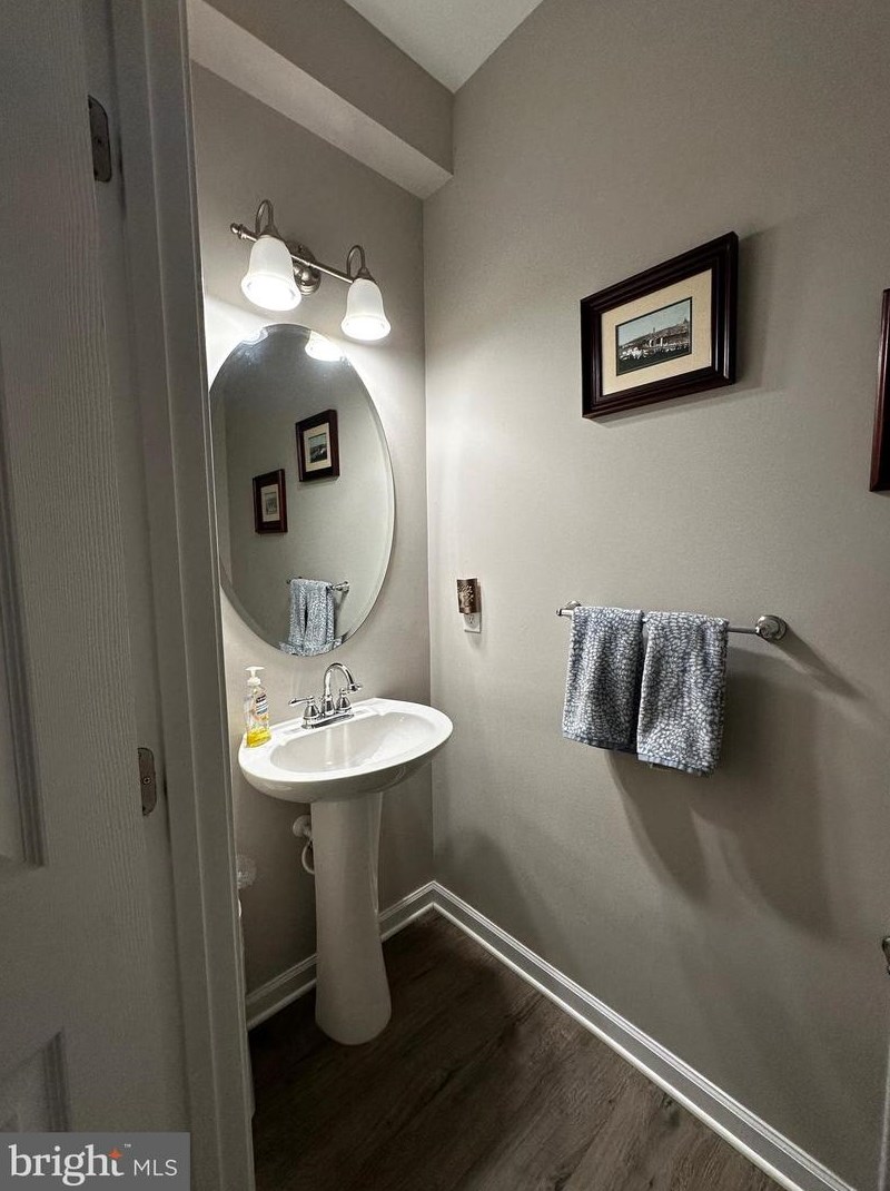 2251 Water Garden Dr, Hanover PA 17331-8323 exterior