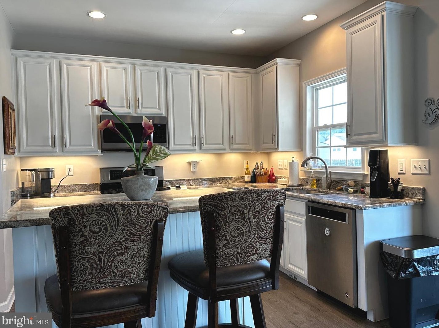 2251 Water Garden Dr, Hanover PA 17331-8323 exterior