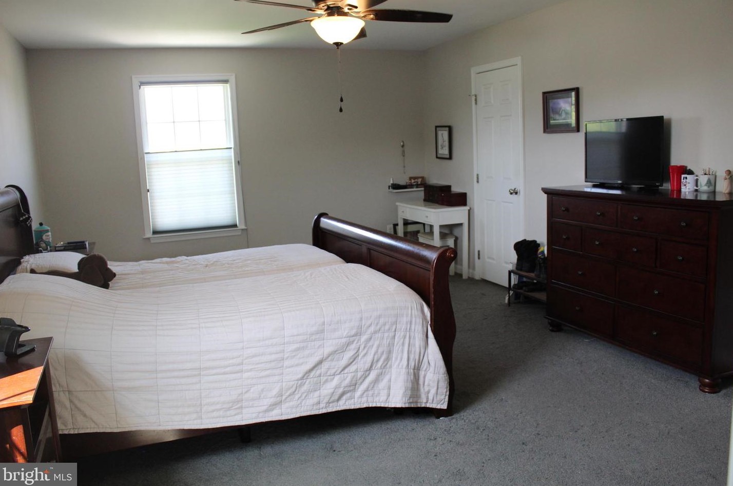 2251 Water Garden Dr, Hanover PA 17331-8323 exterior