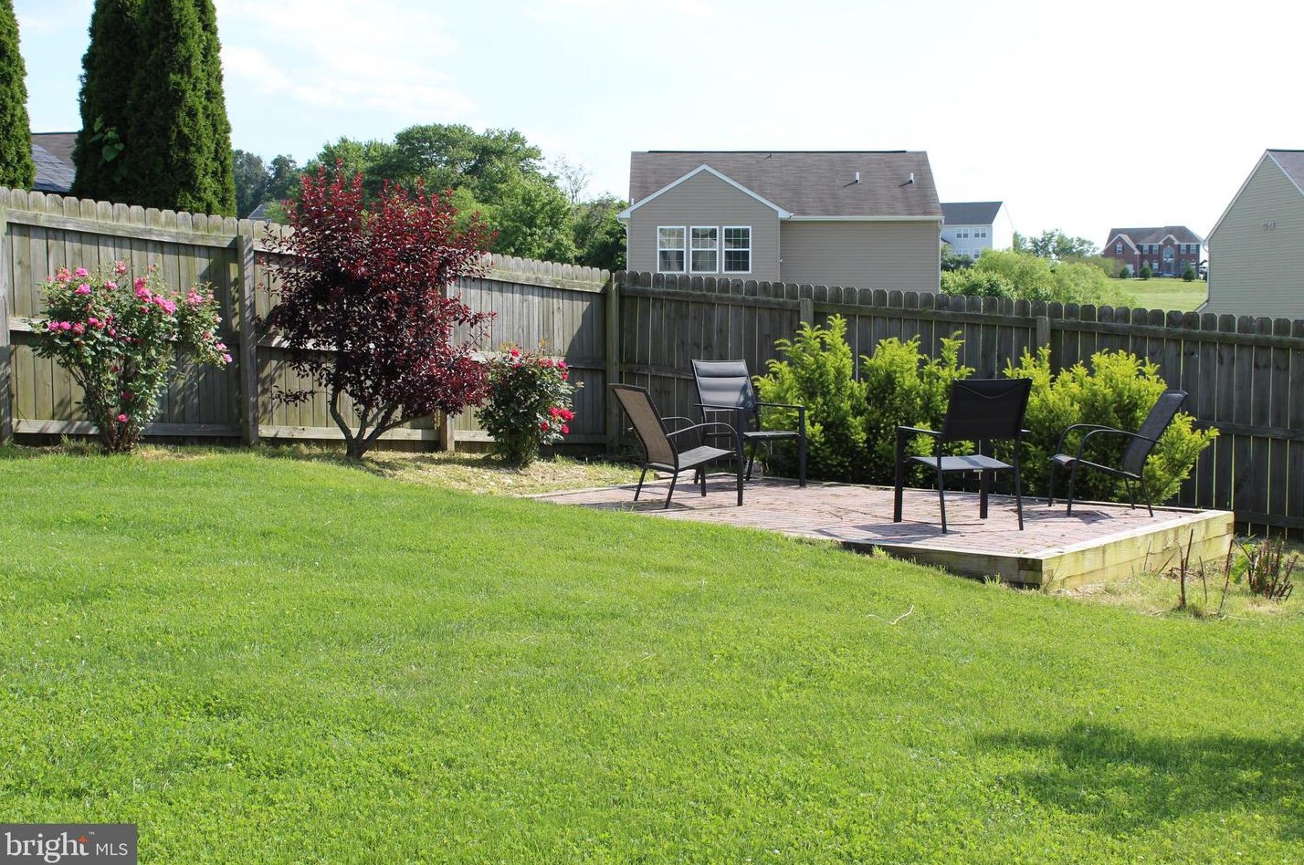 2251 Water Garden Dr, Hanover PA 17331-8323 exterior