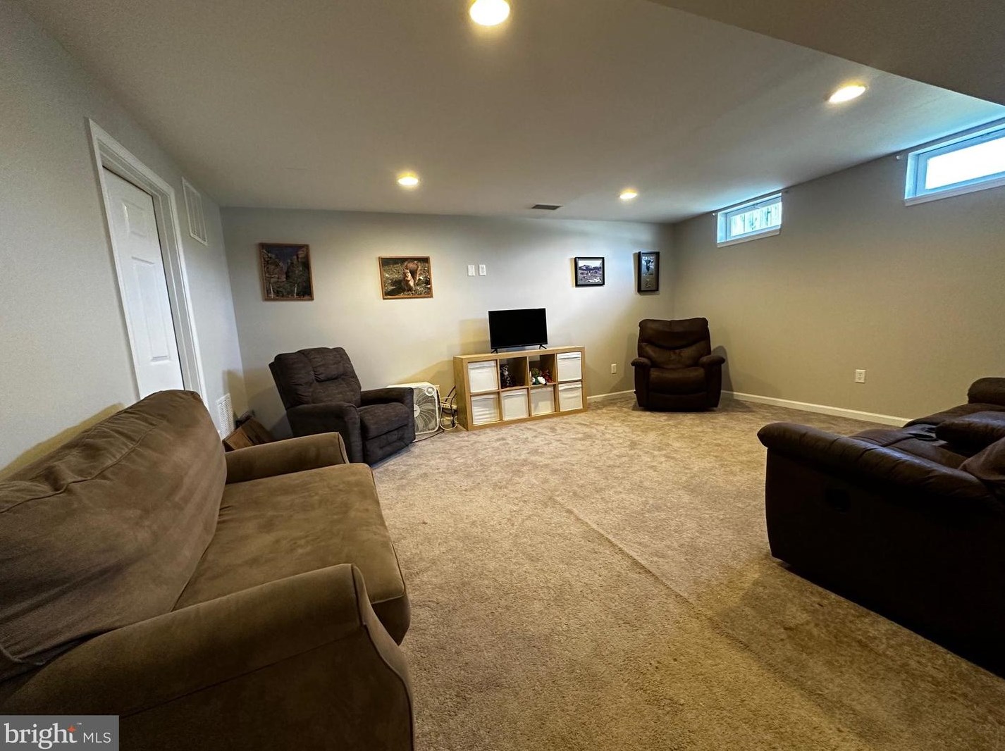 2251 Water Garden Dr, Hanover PA 17331-8323 exterior