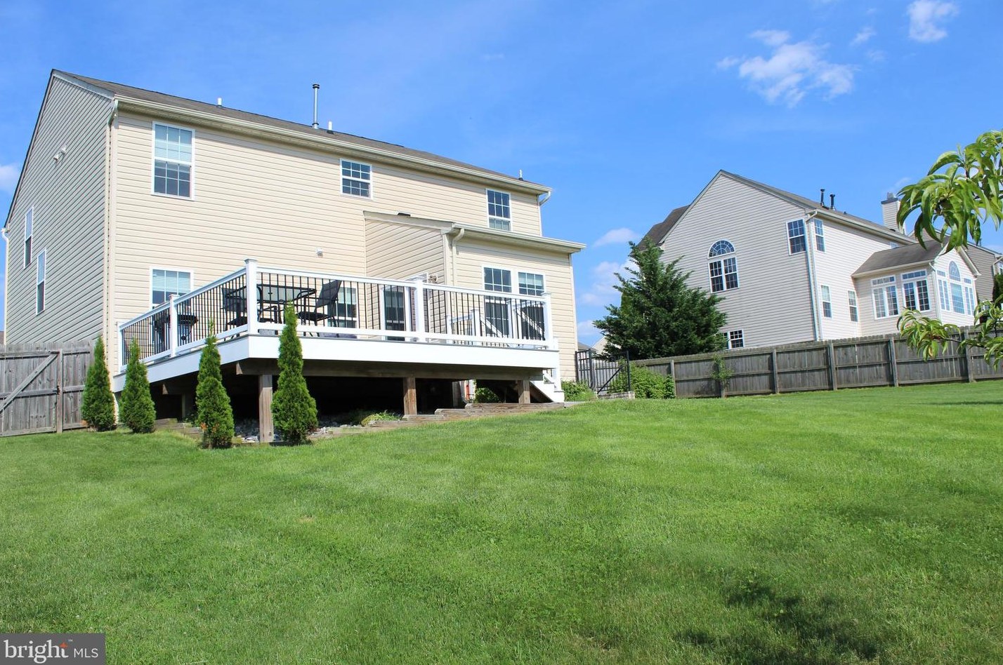 2251 Water Garden Dr, Hanover PA 17331-8323 exterior