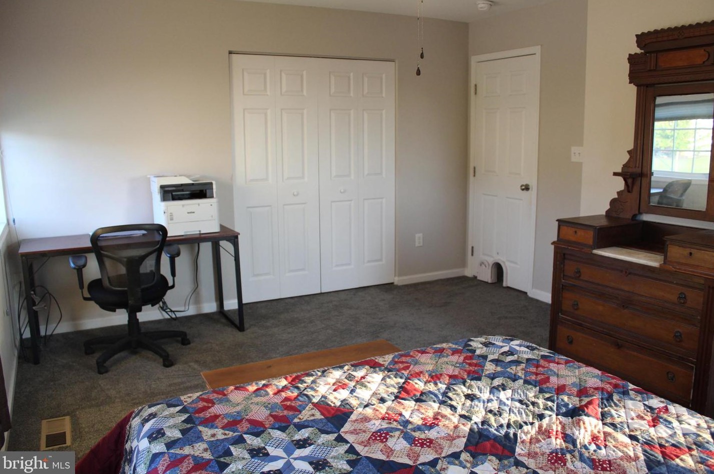 2251 Water Garden Dr, Hanover PA 17331-8323 exterior