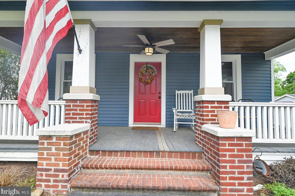 2677 Susquehanna Trl, York, PA 17406-9762
