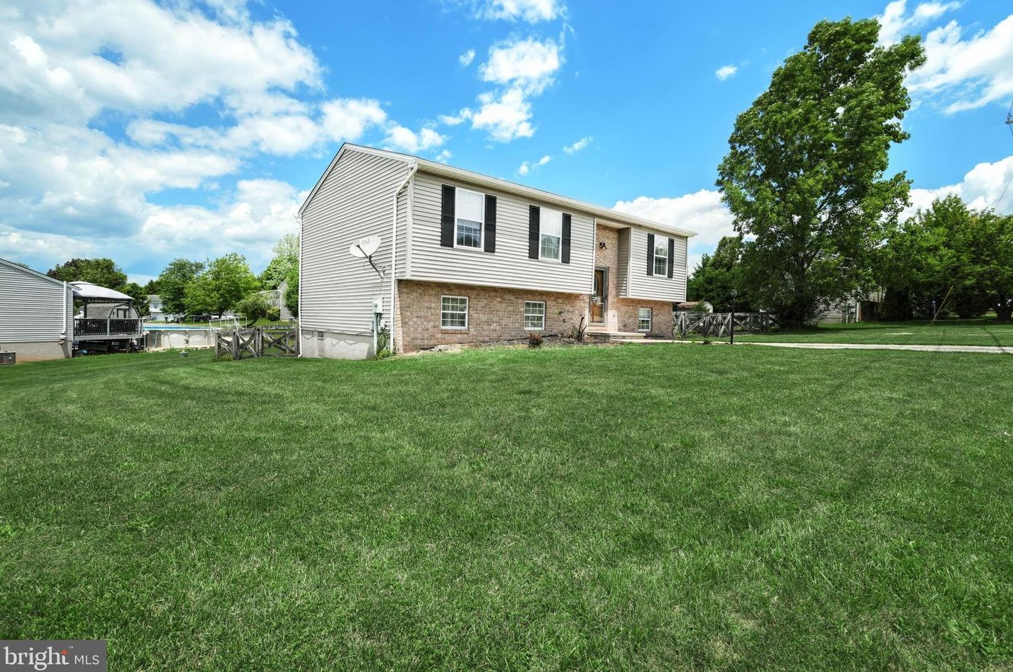 200 Pond Rd, Cross Roads, PA 17322