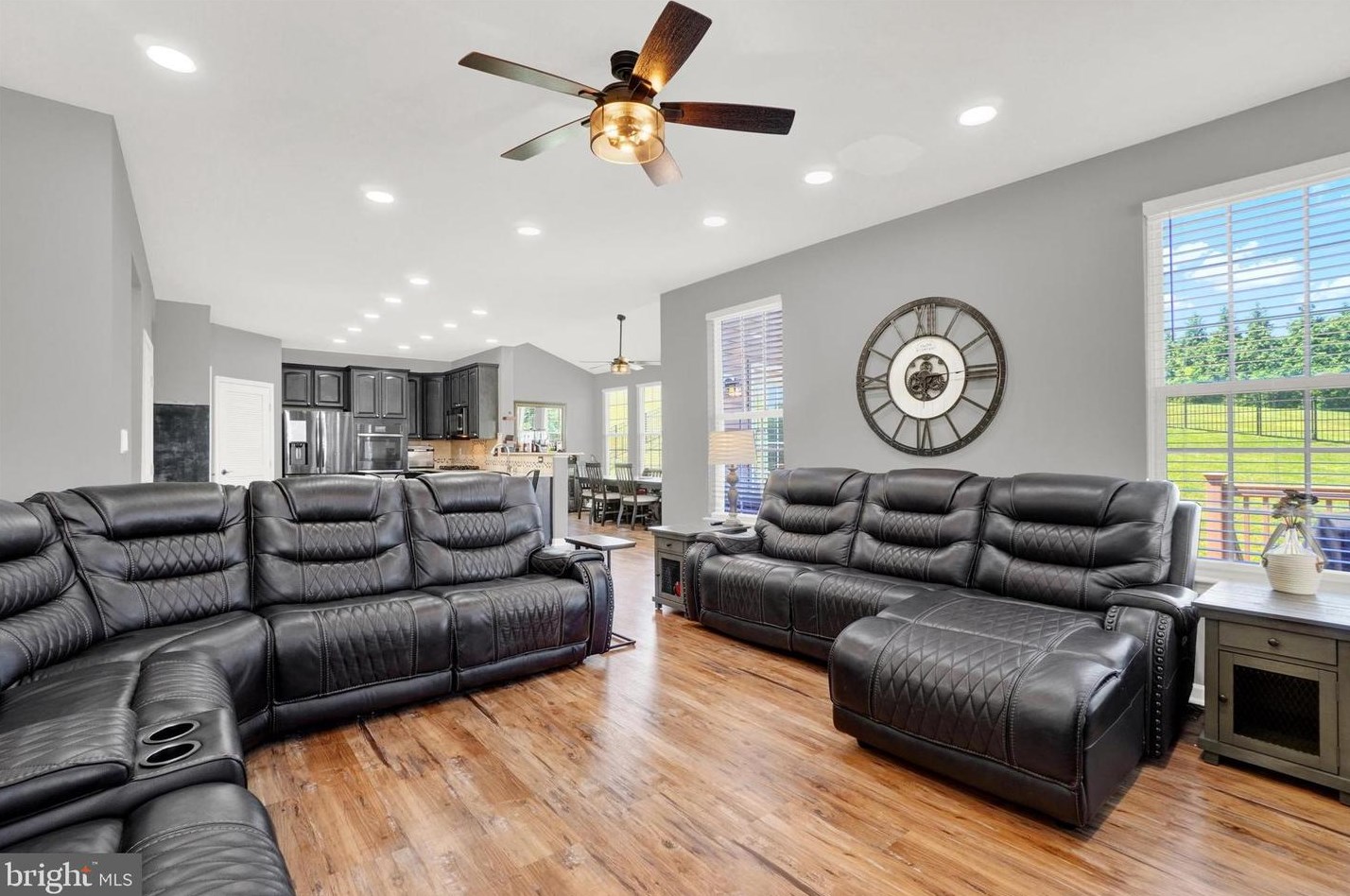 2542 Codorus Ln, Spring Grove PA  17362-9101 exterior