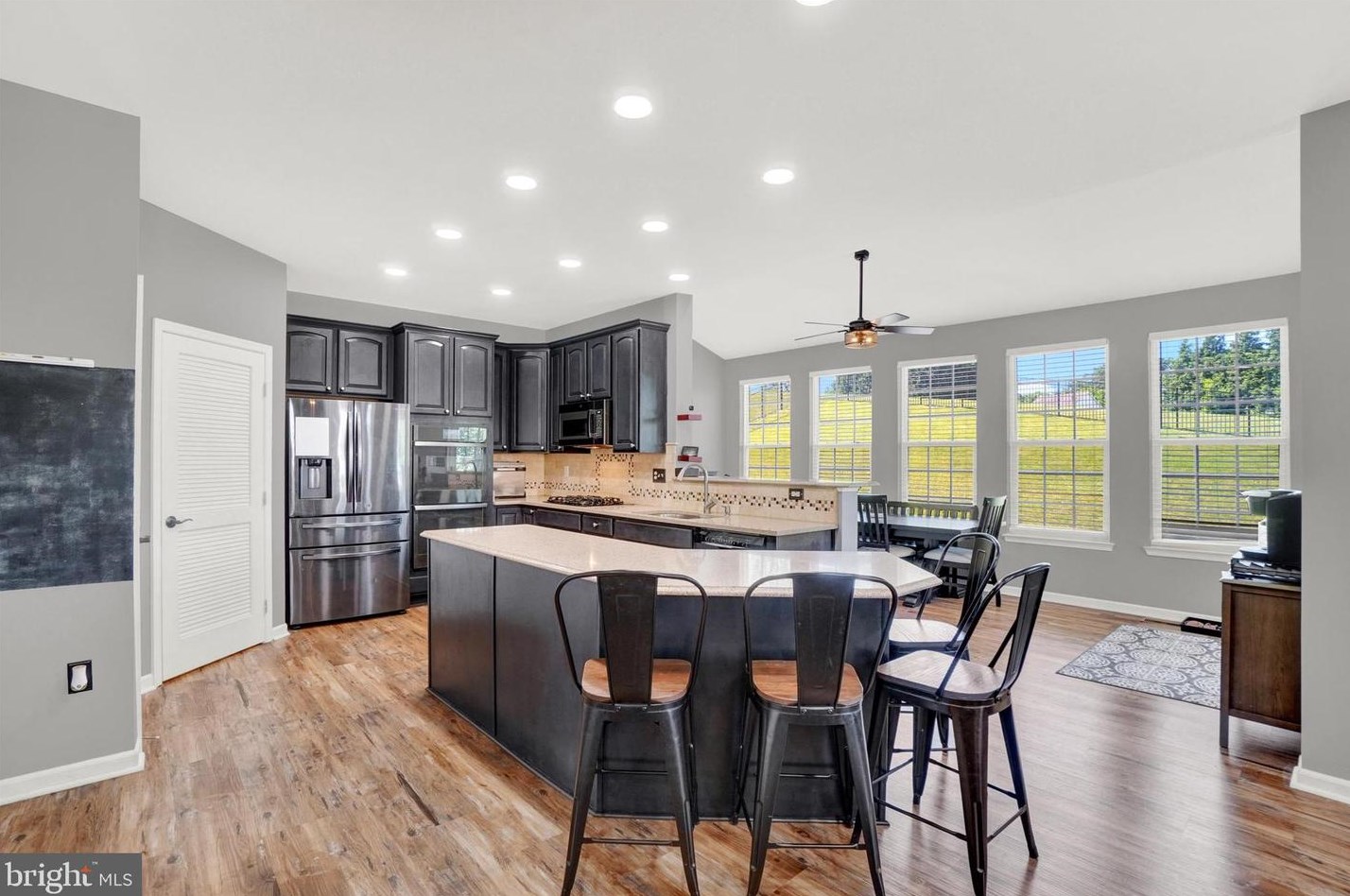 2542 Codorus Ln, Spring Grove PA  17362-9101 exterior