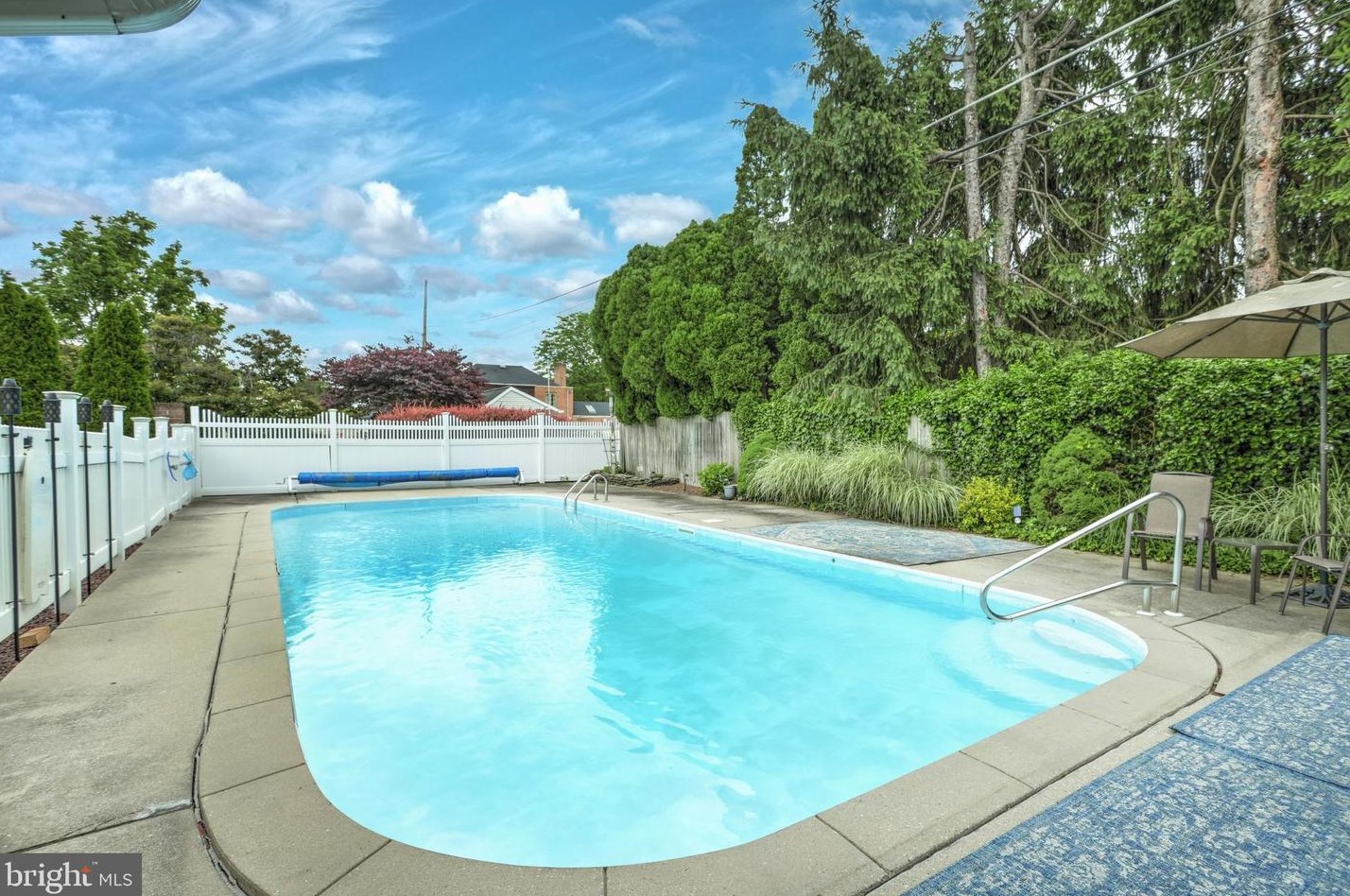 387 Dart Dr, Hanover PA 17331-1324 exterior