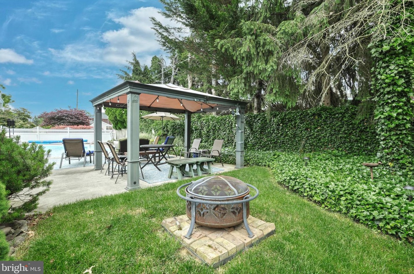 387 Dart Dr, Hanover PA 17331-1324 exterior