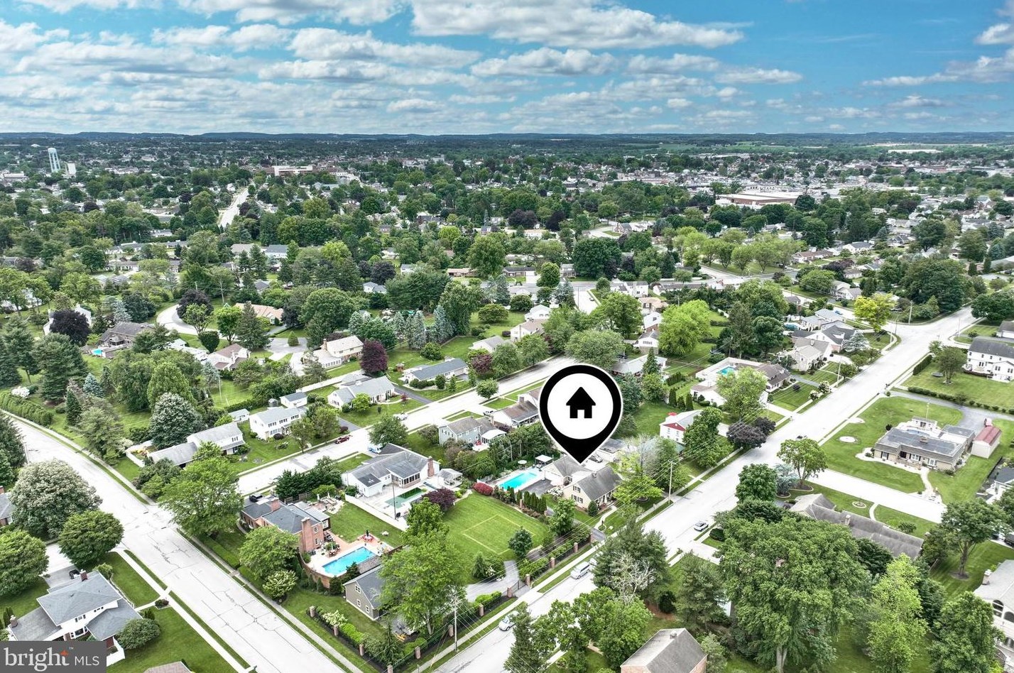 387 Dart Dr, Hanover PA 17331-1324 exterior