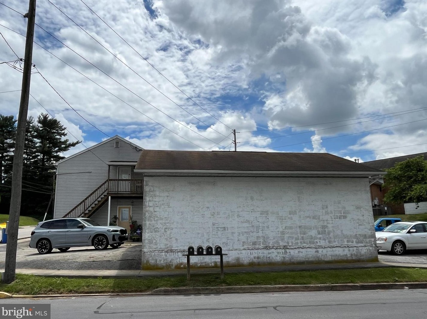 220 N Main St, Strinestown, PA 17345