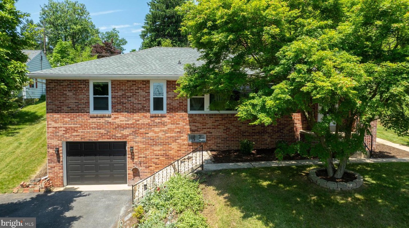 419 Corbin Rd, York, PA 17403-4727