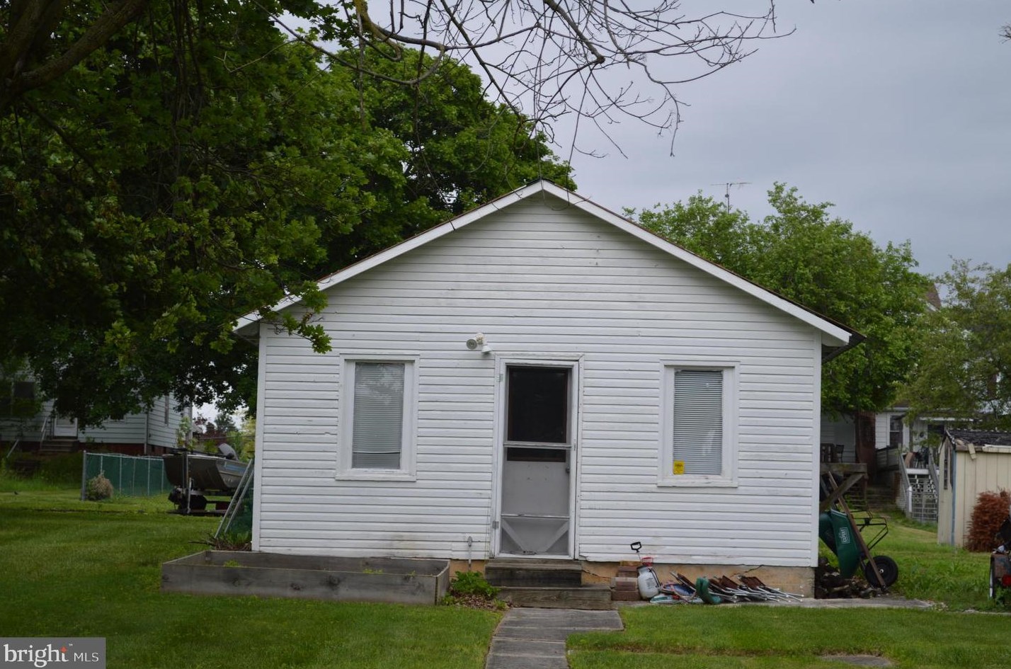 210 Charles Ave, Hanover PA 17331-3338 exterior