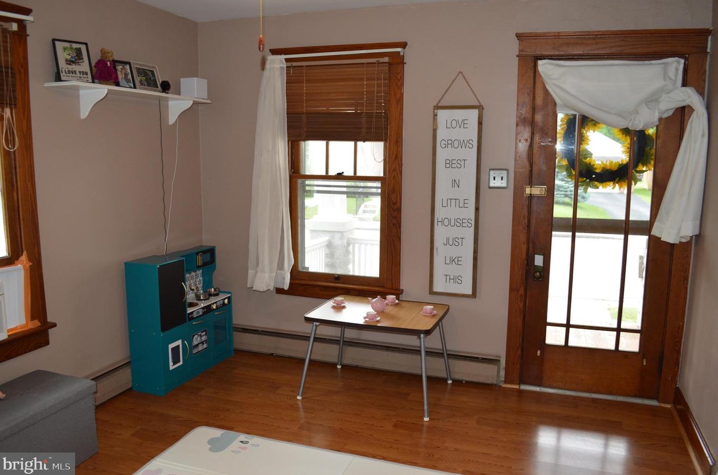 210 Charles Ave, Hanover PA 17331-3338 exterior