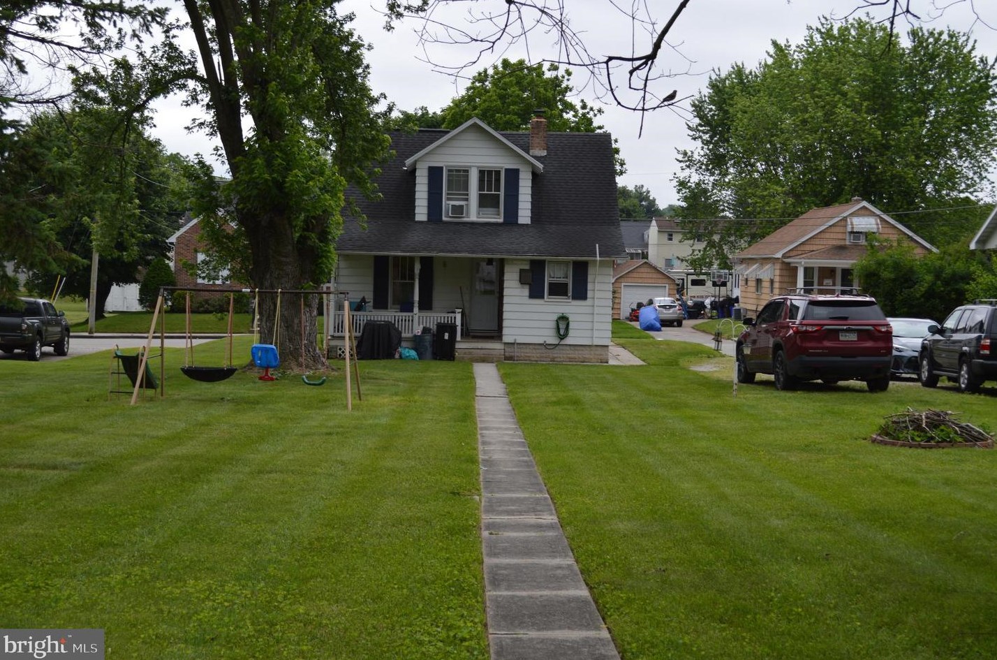 210 Charles Ave, Hanover PA 17331-3338 exterior