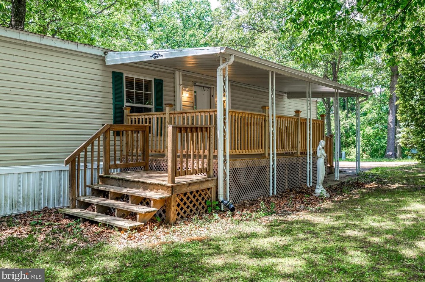 122 Oak Leaf Dr, Bittersville, PA 17366-8306