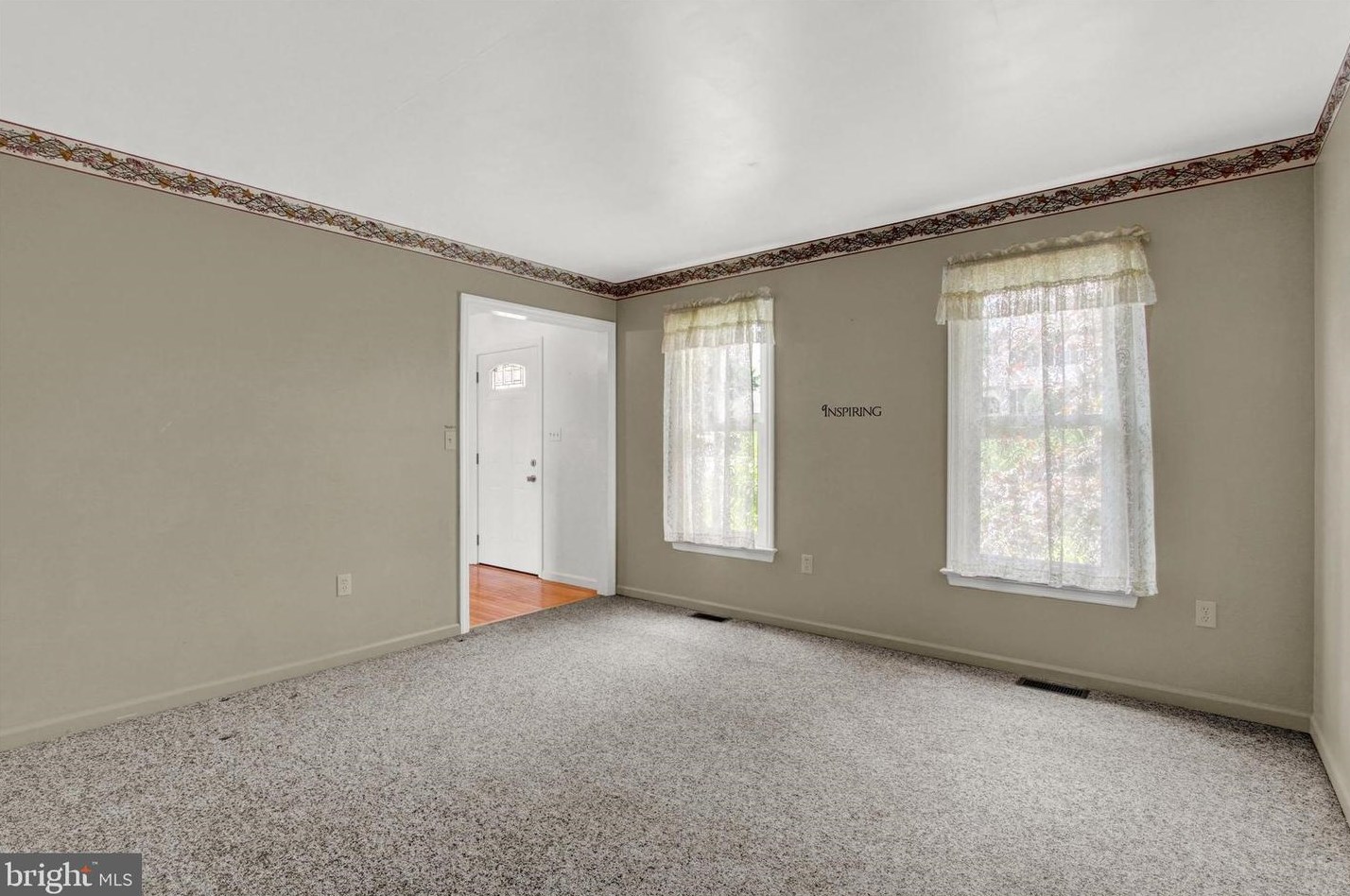 626 Kenyon Dr, Red Lion, PA 17356-9464