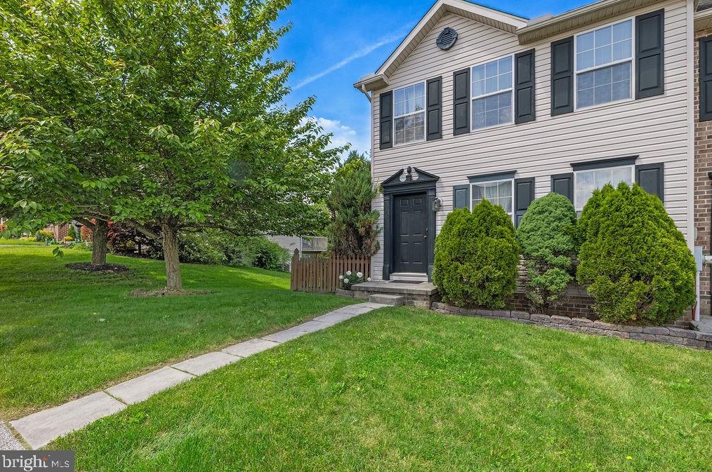 140 Zachary Dr, Hanover, PA 17331-8633