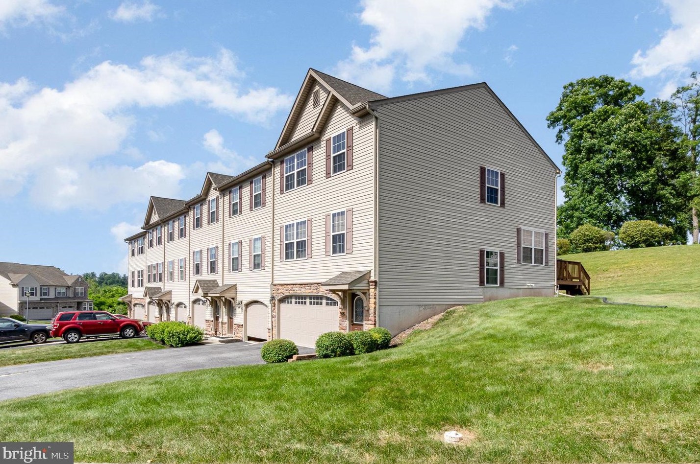358 Weatherstone Dr #46, Rudytown, PA 17070
