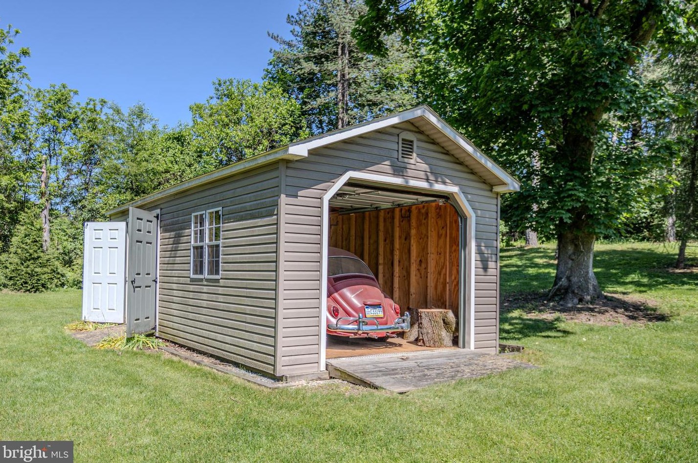 497 Laurence Dr, Hanover PA 17331-8499 exterior