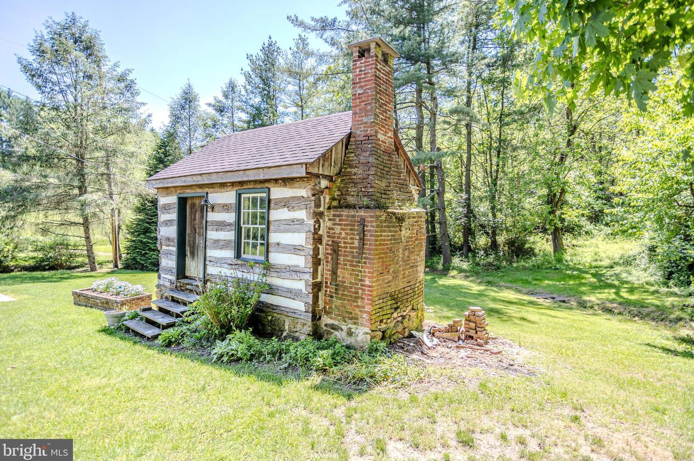 497 Laurence Dr, Hanover PA 17331-8499 exterior