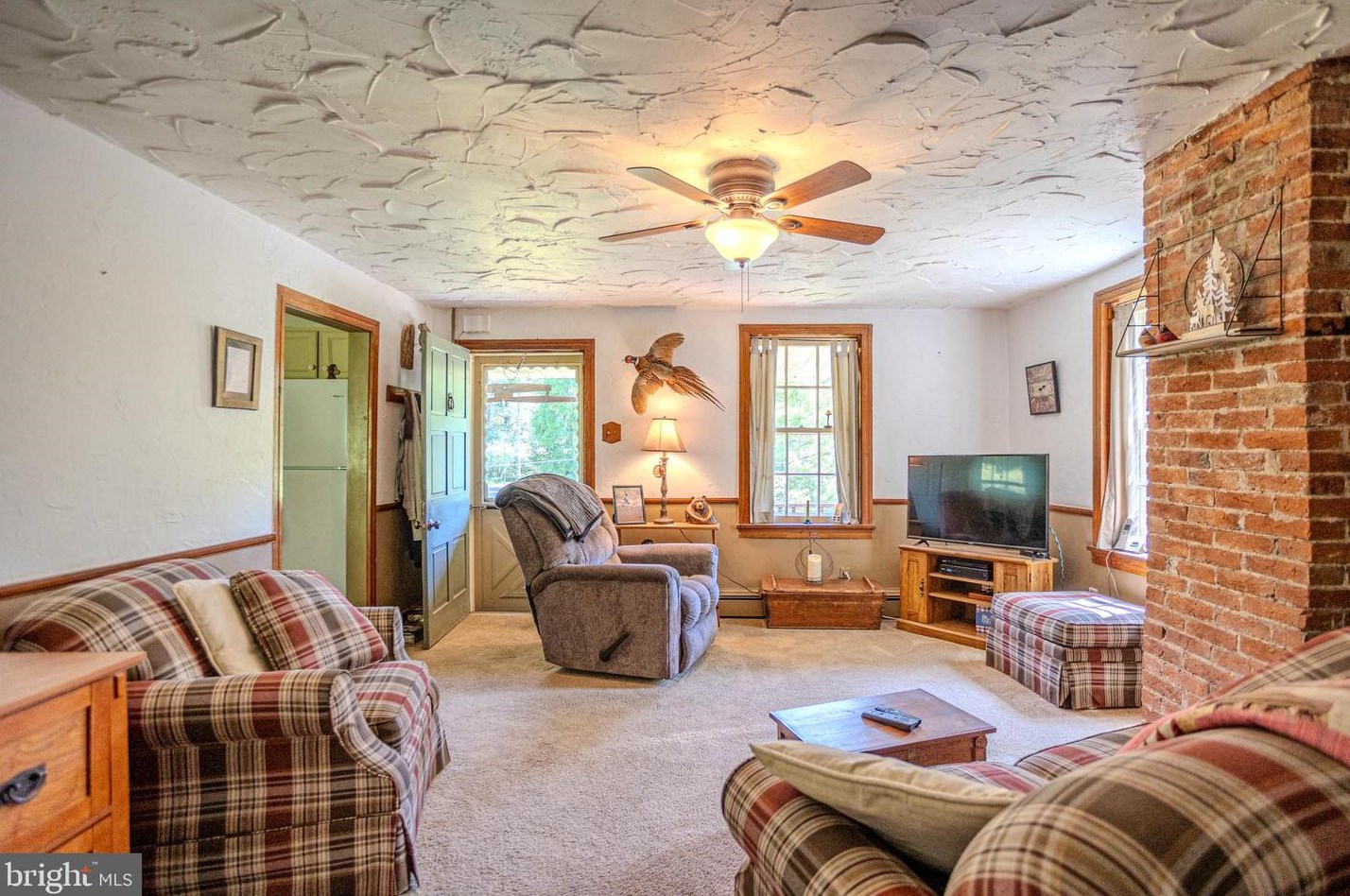 497 Laurence Dr, Hanover PA 17331-8499 exterior