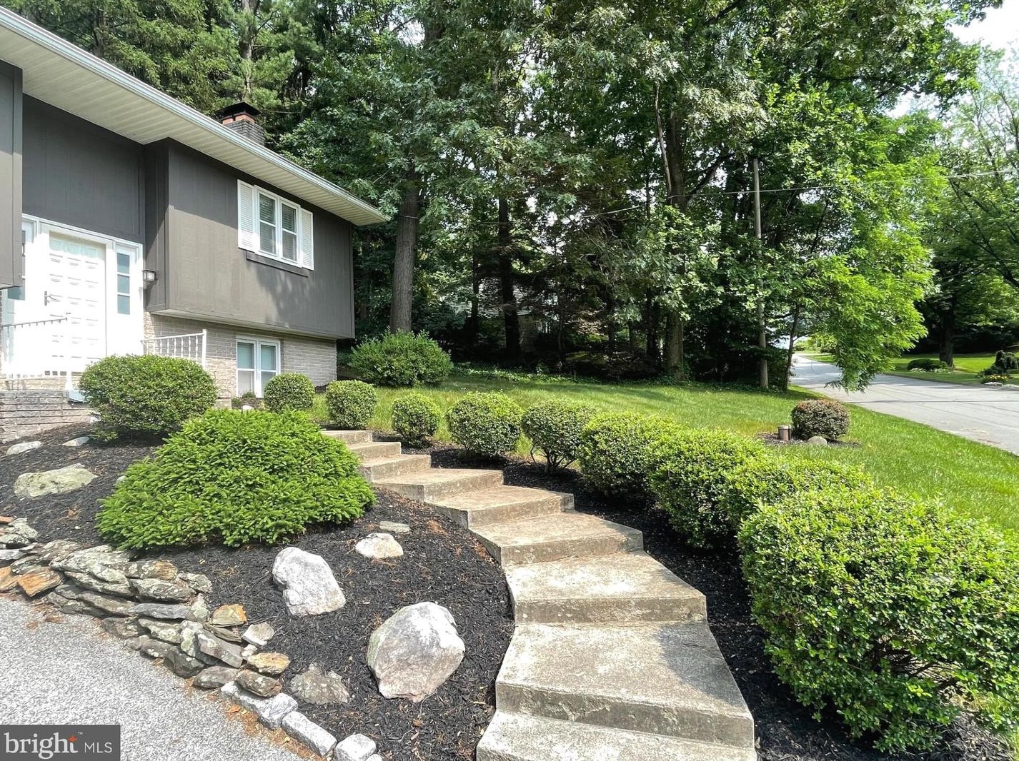871 Beaverton Dr, York, PA 17402-4408