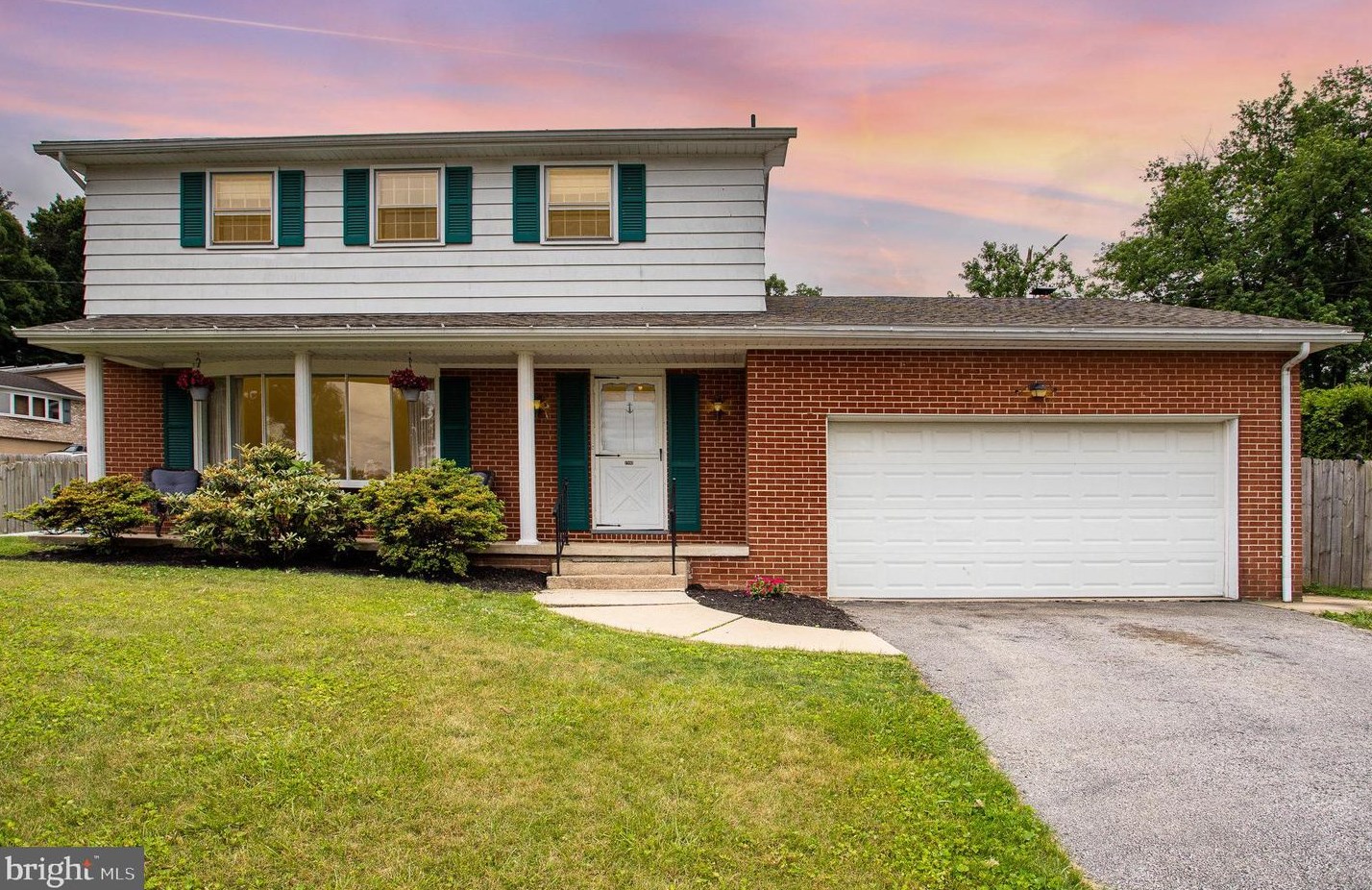 2990 Beacon Rd, York, PA 17402-4115