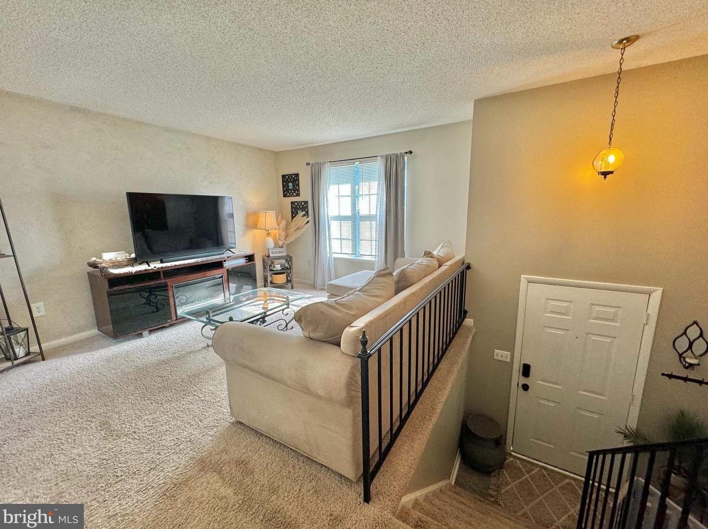 1760 Valley Vista Dr, York, PA 17406-6919
