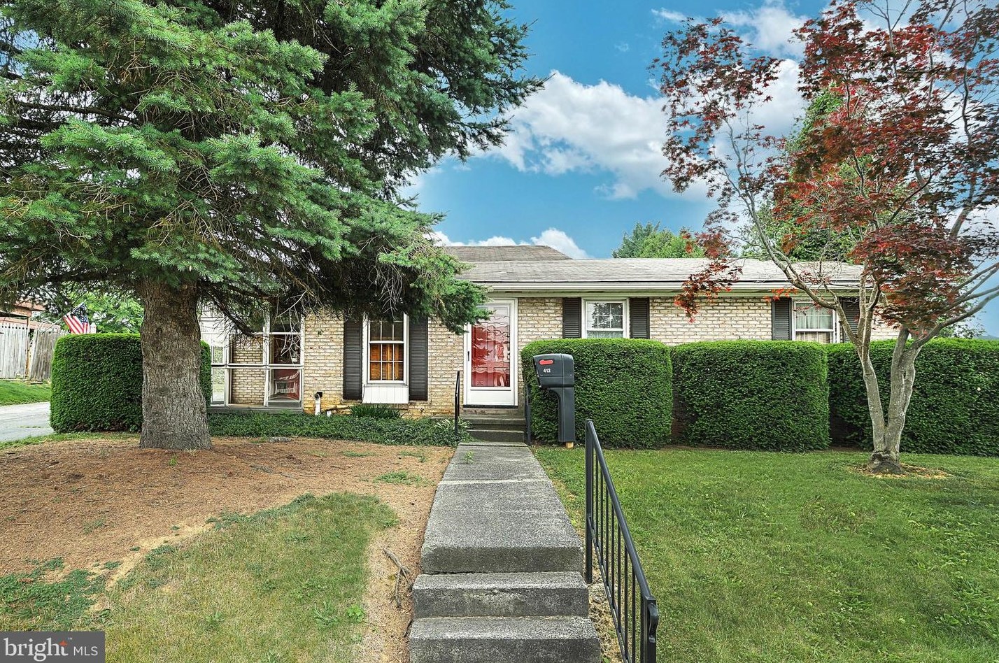 412 W Elm Ave, Hanover, PA 17331