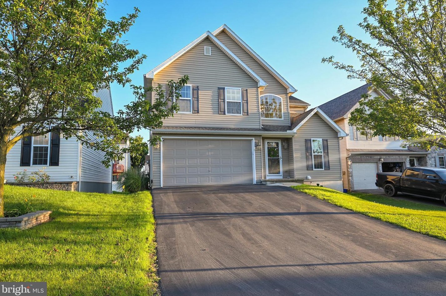 540 Thomas Armor Dr, Bittersville, PA 17366