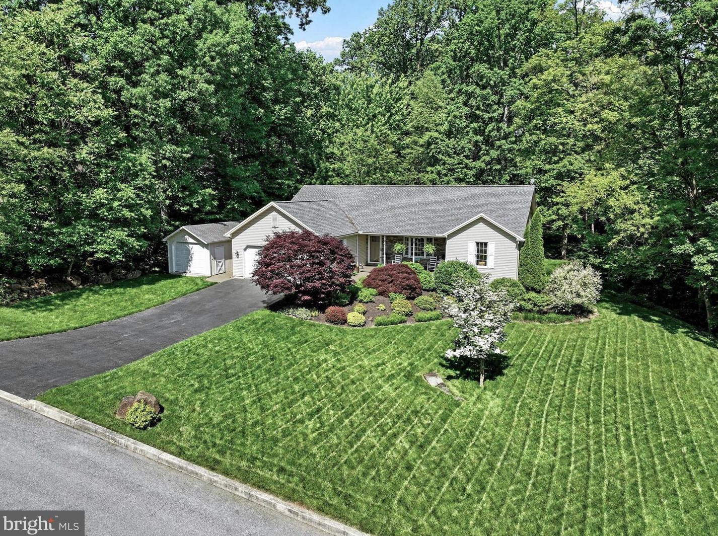 669 Woodburne Rd, Alpine, PA 17339