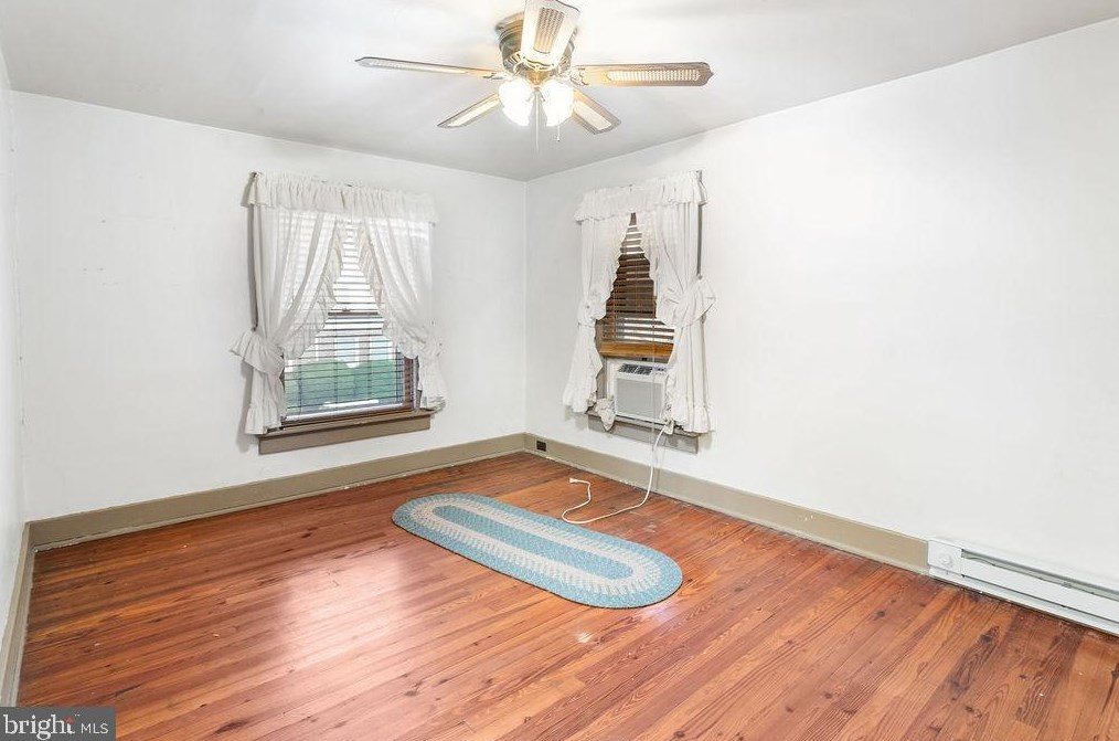 6 Penn St, Hanover PA 17331-1924 exterior