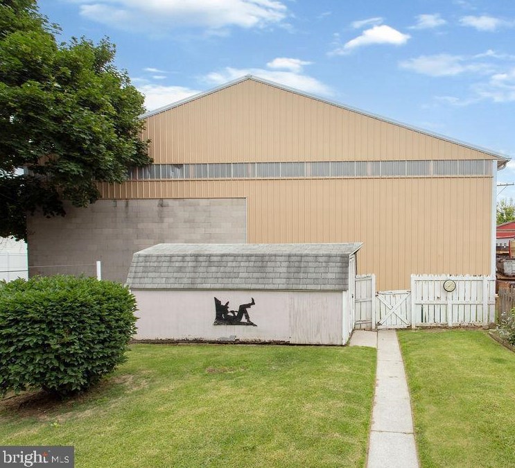 6 Penn St, Hanover PA 17331-1924 exterior