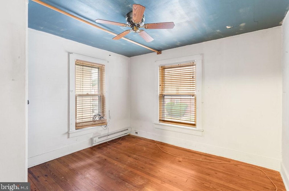 6 Penn St, Hanover PA 17331-1924 exterior