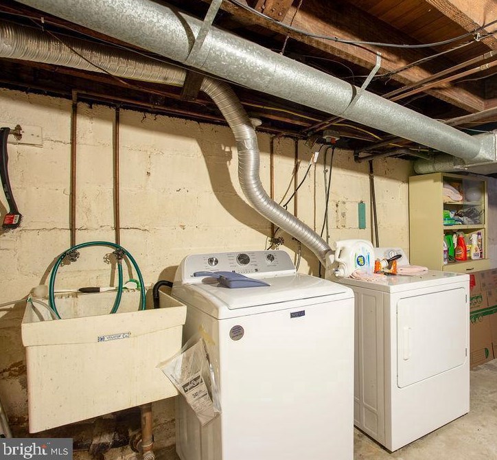 6 Penn St, Hanover PA 17331-1924 exterior